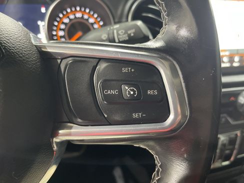 Used 2021 Jeep Gladiator Overland w/ Popular Equipment Package AWD/4WD image 27