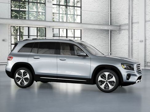 New 2026 Mercedes-Benz GLB 250 image 9