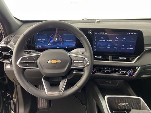 New 2026 Chevrolet Equinox LT w/ Convenience Package II image 13