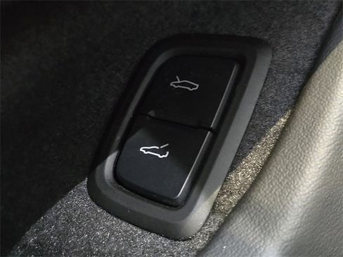 Certified 2024 Chevrolet Corvette Stingray Preferred Cpe w/ 2LT image 30