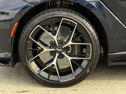 New 2026 Aston Martin DBX 707 image 4