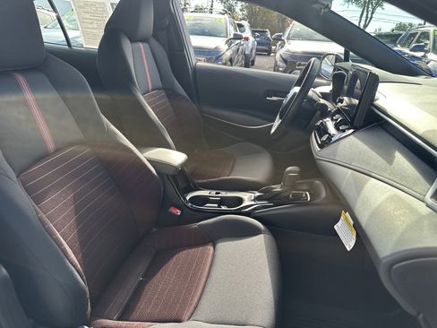 Used 2025 Toyota Corolla SE image 13