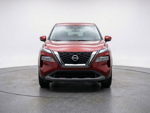 Used 2025 Nissan Rogue SV AWD/4WD image 2