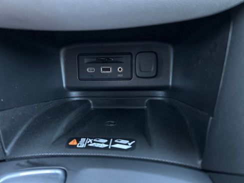 Used 2020 Chevrolet Equinox Premier image 36