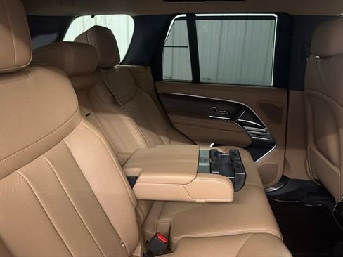 Certified 2025 Land Rover Range Rover SE AWD/4WD image 20