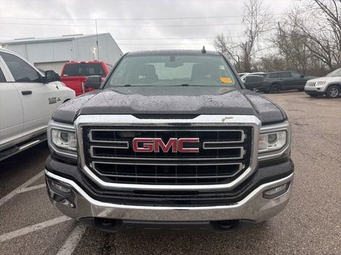 Used 2017 GMC Sierra 1500 SLE w/ SLE Value Package AWD/4WD image 3