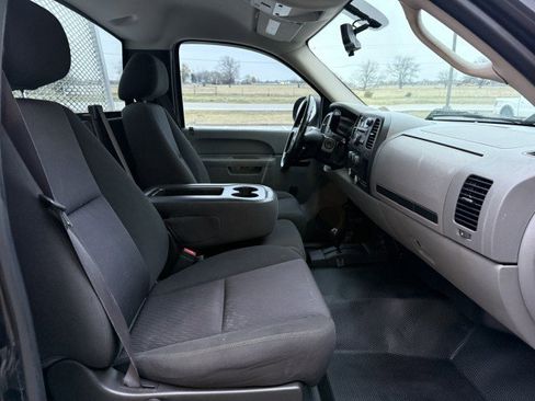 Used 2010 Chevrolet Silverado 2500 W/T image 3