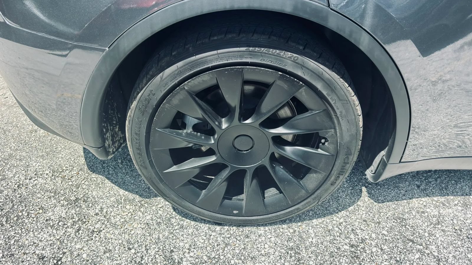 Used 2023 Tesla Model Y Long Range AWD/4WD image 22