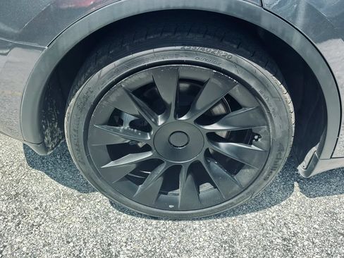 Used 2023 Tesla Model Y Long Range AWD/4WD image 22