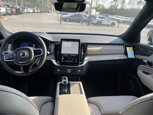 New 2026 Volvo XC90 T8 Ultra w/ Lounge Package image 13