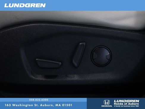 Used 2021 Ford Edge Titanium image 12