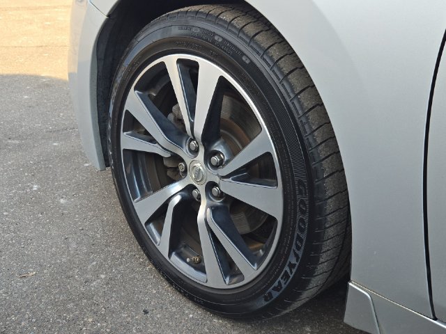 Used 2017 Nissan Maxima 3.5 SV FWD image 10