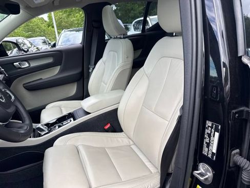 Used 2023 Volvo XC40 B5 Plus w/ Driver Assist Package AWD/4WD image 13