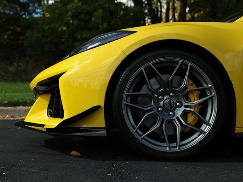 Used 2025 Chevrolet Corvette Z06 w/ Chrome Exterior Badge Package image 20