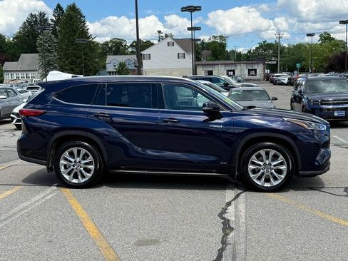 Used 2021 Toyota Highlander Limited AWD/4WD image 7