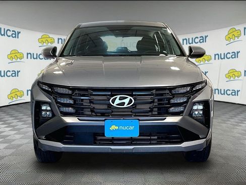 Used 2025 Hyundai Tucson SE AWD/4WD image 2