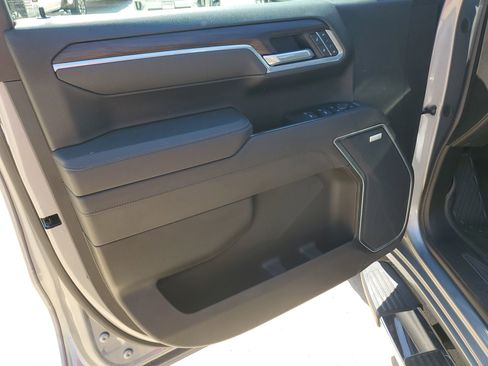 Used 2025 GMC Sierra 1500 SLT w/ SLT Premium Plus Package AWD/4WD image 30