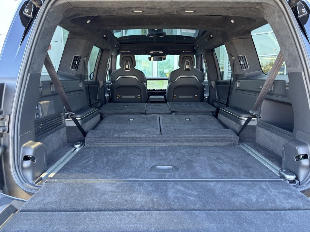 Used 2025 Rivian R1S Adventure Dual AWD/4WD image 27