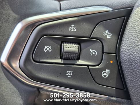 Used 2025 Chevrolet Trax LT w/ Driver Confidence Package FWD image 23