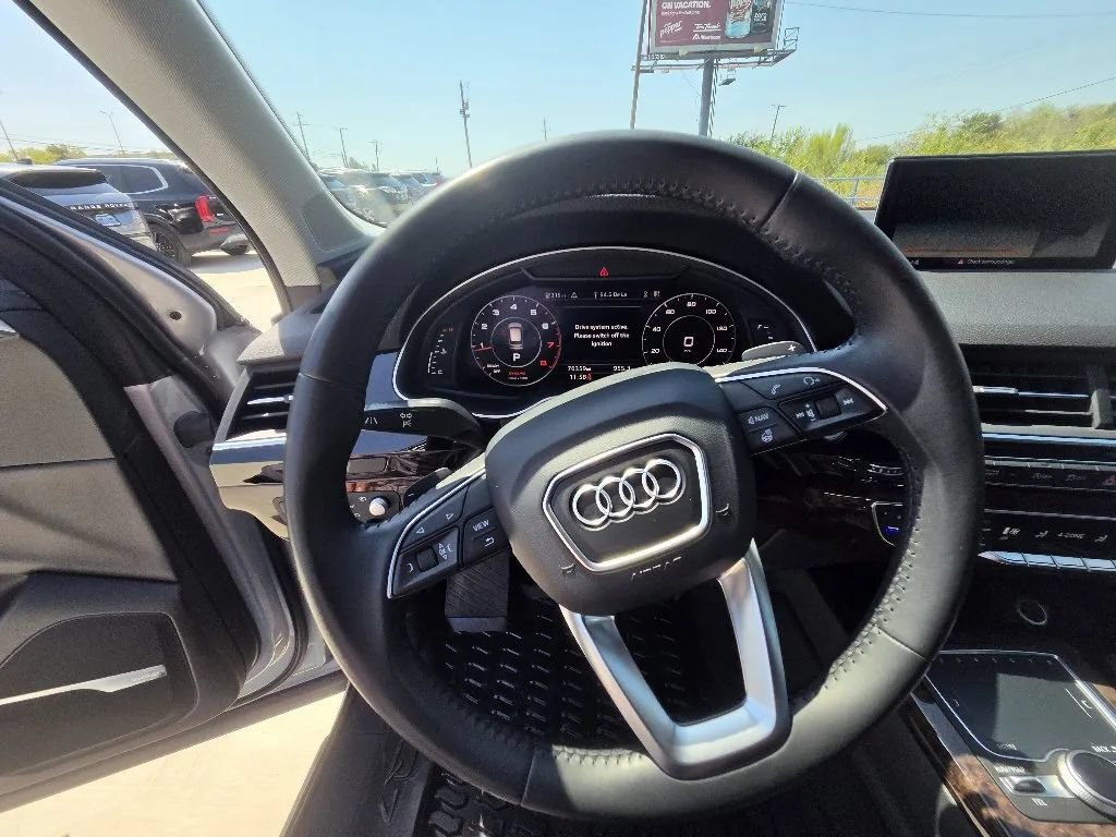Used 2018 Audi Q7 3.0T Prestige w/ Prestige Package AWD/4WD image 34