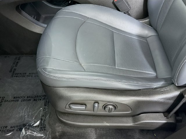 Used 2023 Buick Enclave Essence FWD image 19