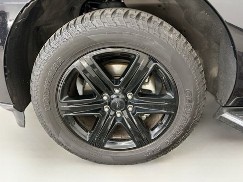 Used 2020 Ford Expedition XLT w/ Equipment Group 202A AWD/4WD image 37