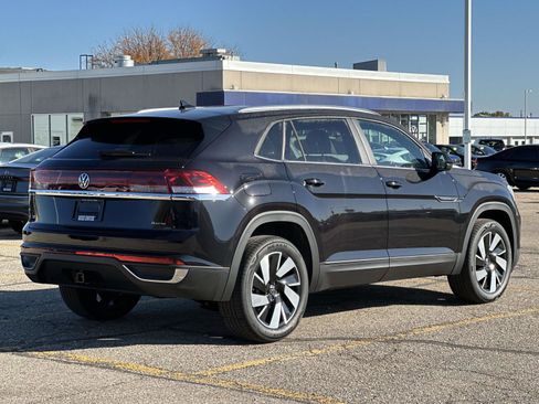 New 2026 Volkswagen Atlas Cross Sport SE image 5