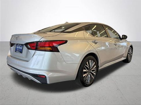 Certified 2025 Nissan Altima 2.5 SV FWD image 8