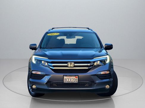 Used 2017 Honda Pilot Touring image 2