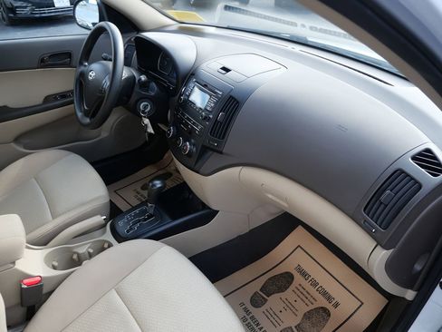 Used 2012 Hyundai Elantra GLS image 30