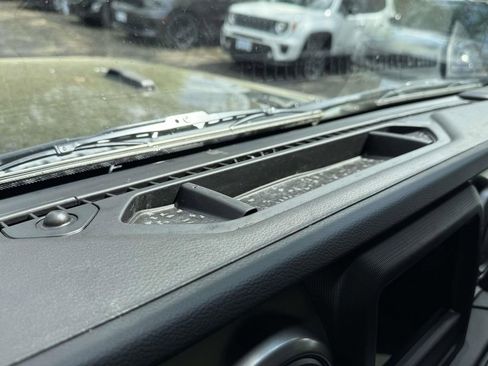 Used 2021 Jeep Gladiator Sport image 24