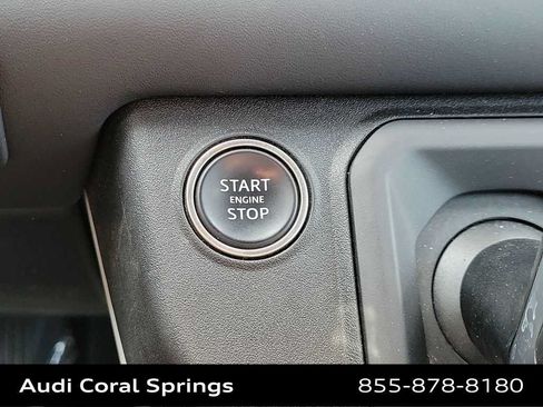 Used 2024 Land Rover Defender 130 X-Dynamic SE AWD/4WD image 19