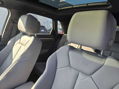 Certified 2025 Audi Q3 2.0T Premium image 25