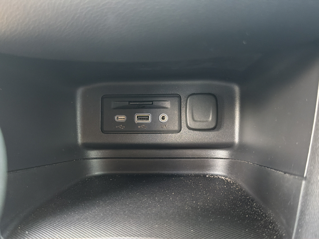 Used 2022 Chevrolet Equinox RS w/ RS Leather Package FWD image 44