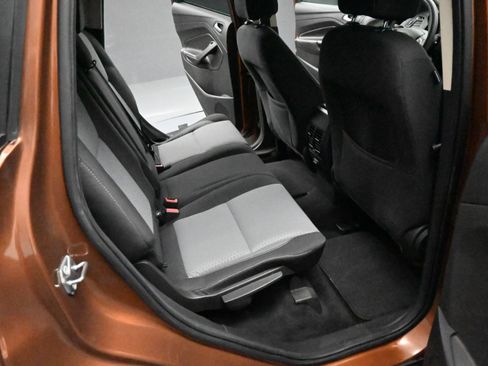 Used 2017 Ford Escape SE FWD image 19