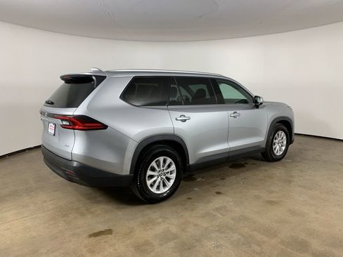 Used 2025 Toyota Grand Highlander FWD image 8