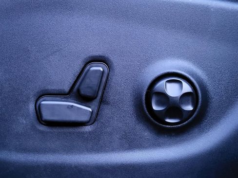 Used 2017 Jeep Cherokee Trailhawk w/ Comfort/Convenience Group image 12