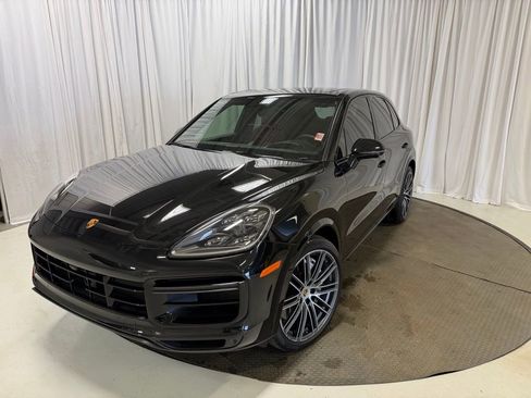 Certified 2023 Porsche Cayenne Turbo image 1