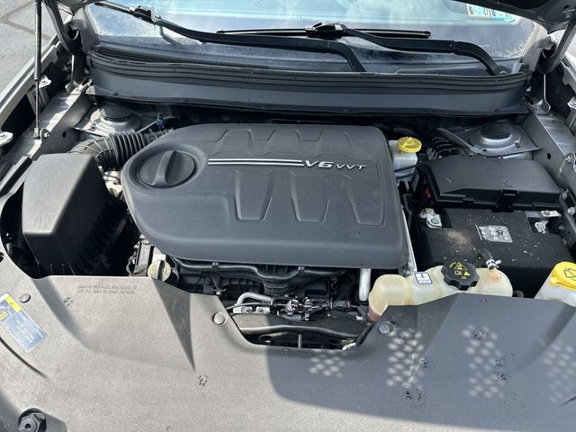 Used 2019 Jeep Cherokee Limited AWD/4WD image 19