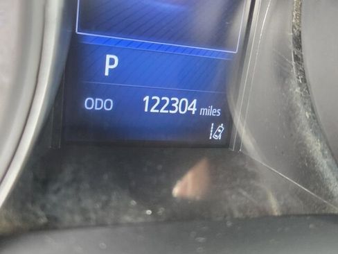Used 2018 Toyota C-HR XLE FWD image 28