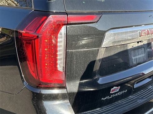Used 2021 GMC Yukon XL SLT image 6