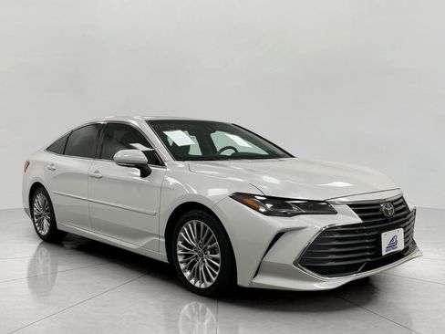 Used 2020 Toyota Avalon Limited w/ Advanced Safety Package FWD image 1