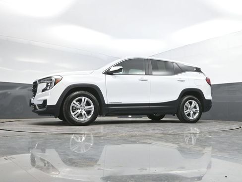 Used 2024 GMC Terrain SLE FWD image 37