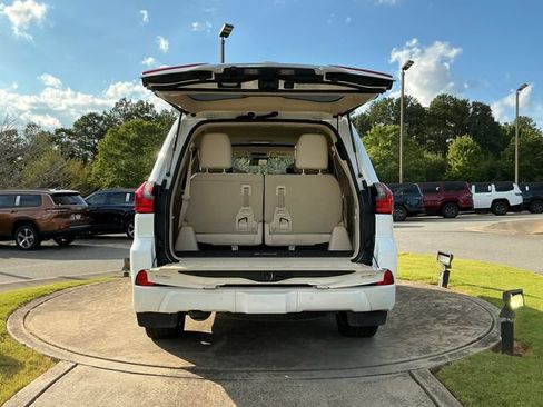 Used 2016 Lexus LX 570 4WD w/ Luxury Package image 33