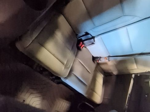 Used 2022 GMC Yukon XL SLT w/ SLT Premium Package image 30