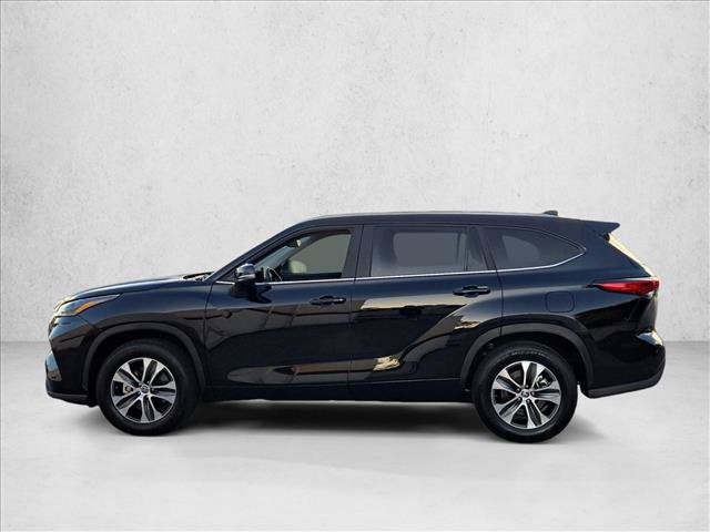 Used 2023 Toyota Highlander XLE FWD image 9