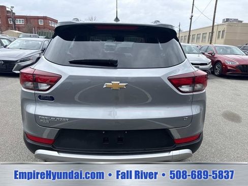 Used 2025 Chevrolet TrailBlazer LT AWD/4WD image 4