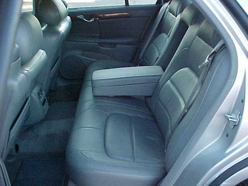 Used 2005 Cadillac De Ville FWD image 9