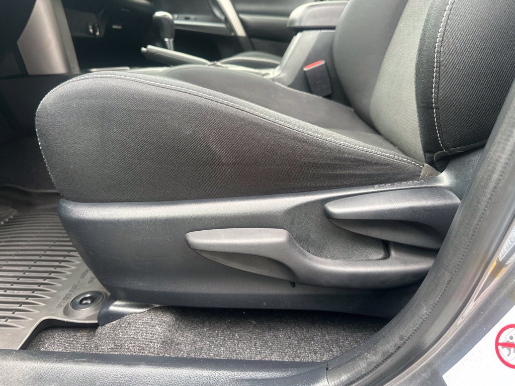 Used 2016 Toyota RAV4 XLE AWD/4WD image 14