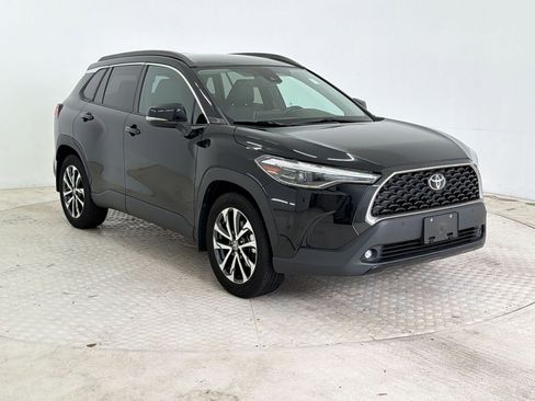 Used 2022 Toyota Corolla Cross XLE FWD image 7
